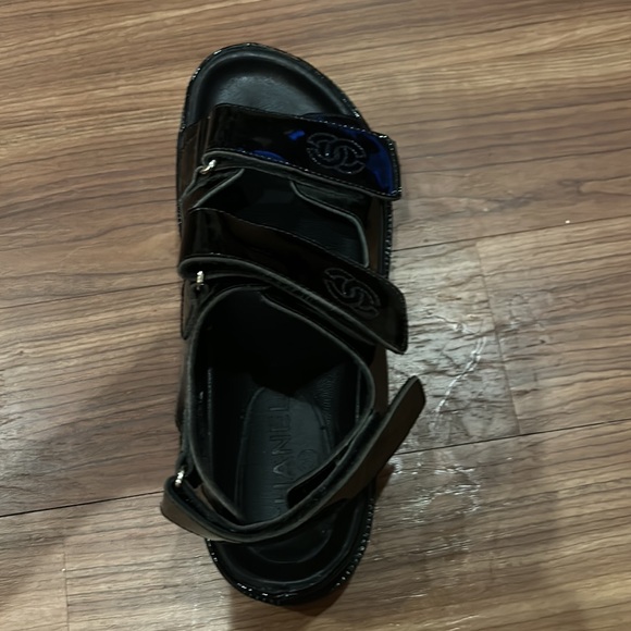 Chanel Patent Leather CC ‘Dad’ Sandals - C’22 - Picture 6 of 10
